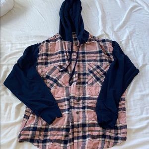 Women’s blush flannel hooded shirt size M